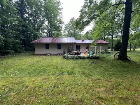 Exterior - 250 E 88th St, Newaygo, MI 49337 photo 2 of 9