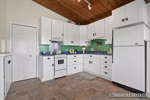 Kitchen - 3741 E Shore Dr, Weidman, MI 48893 photo 2 of 3