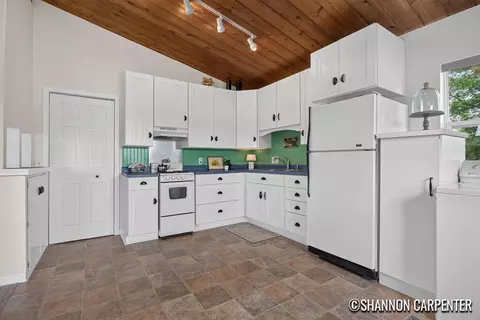 Kitchen - 3741 E Shore Dr, Weidman, MI 48893 photo 1 of 3