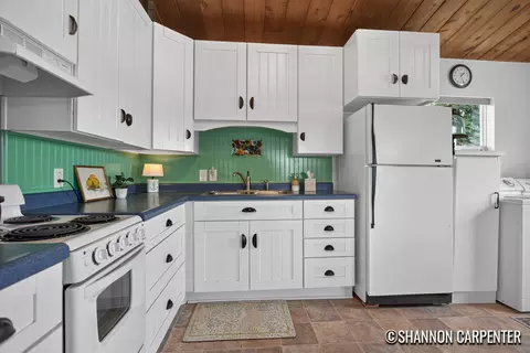 Kitchen - 3741 E Shore Dr, Weidman, MI 48893 photo 3 of 3