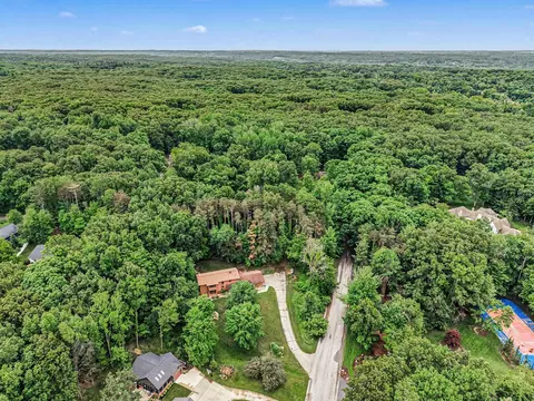View/Area - 540 Roundtree Dr NE, Ada, MI 49301 photo 1 of 2