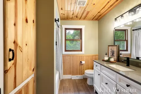Bath - 1689 Slater St, Dorr, MI 49323 photo 2 of 4