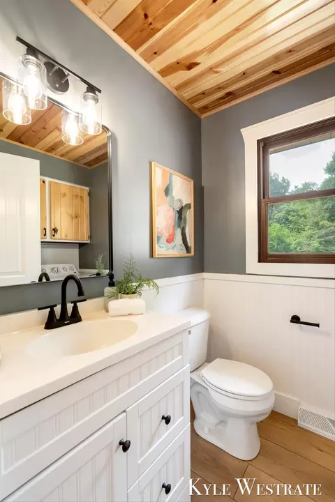 Bath - 1689 Slater St, Dorr, MI 49323 photo 1 of 4