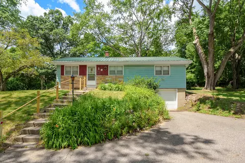 4445 Sassafras Ln, Battle Creek, MI 49017