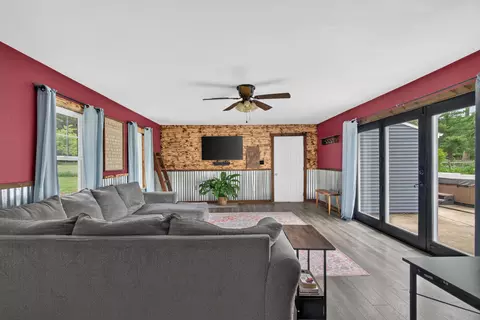 Living - 8959 Gordon Rd, Parma, MI 49269 photo 6 of 6