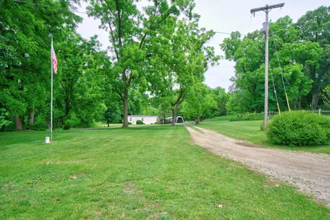 Exterior - 8959 Gordon Rd, Parma, MI 49269 photo 4 of 10