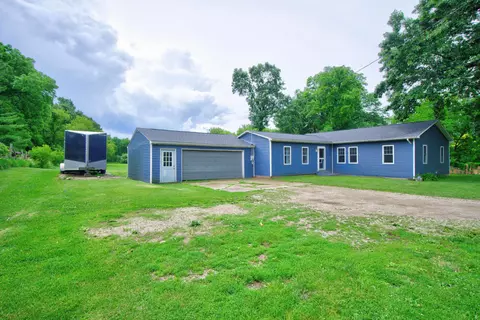 Exterior - 8959 Gordon Rd, Parma, MI 49269 photo 1 of 10