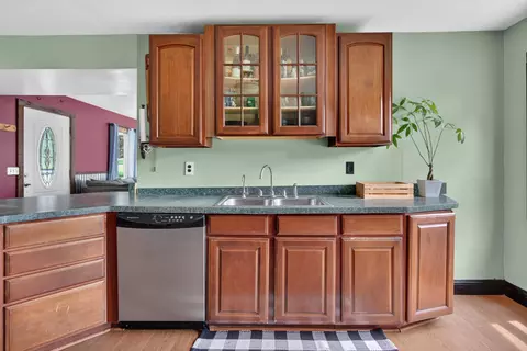 Kitchen - 8959 Gordon Rd, Parma, MI 49269 photo 2 of 6