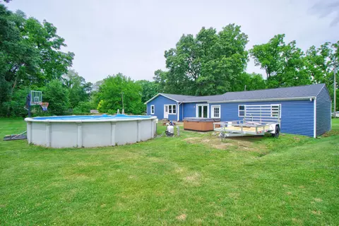 Exterior - 8959 Gordon Rd, Parma, MI 49269 photo 6 of 10