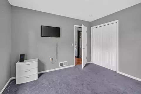 Bedroom - 8959 Gordon Rd, Parma, MI 49269 photo 3 of 8