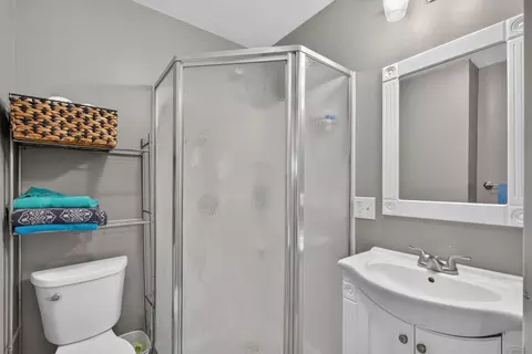 Bath - 8959 Gordon Rd, Parma, MI 49269 photo 4 of 4