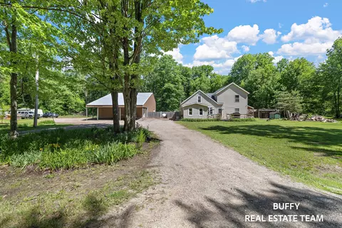 7381 W 108th St, Grant, MI 49327