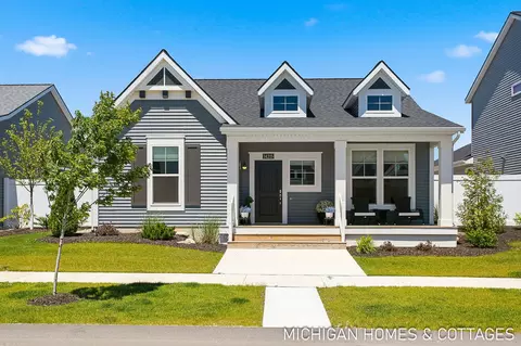 14215 Clubside Ln, Holland, MI 49424