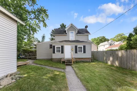 428 Fernando St NE, Grand Rapids, MI 49505