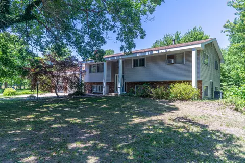 3570 E Sternberg Rd, Fruitport, MI 49415