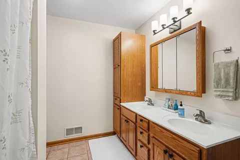 5127 S Granite St, Jackson, MI 49201 photo 8