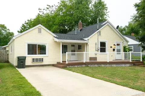 2357 Crozier Ave, Muskegon, MI 49441