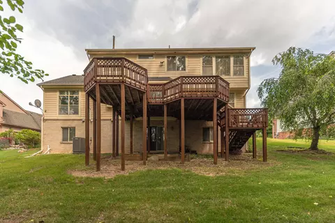 4663 Rosewood Ln, West Bloomfield, MI 48323