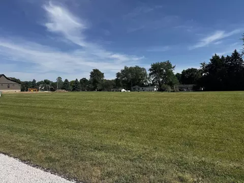 6 Wheatland Dr, Tecumseh, MI 49286