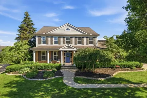 5693 Strawberry Cir, Commerce Twp, MI 48382