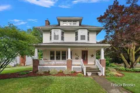 929 S Jefferson St, Hastings, MI 49058