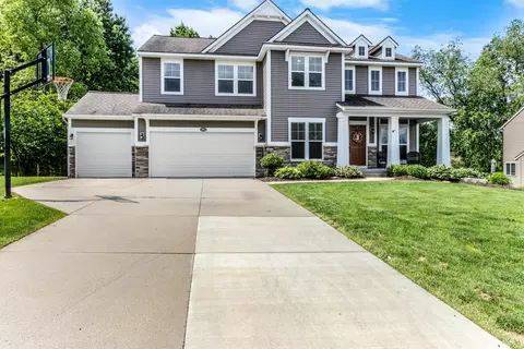 2852 N Saddle Ridge Ct NE, Rockford, MI 49341