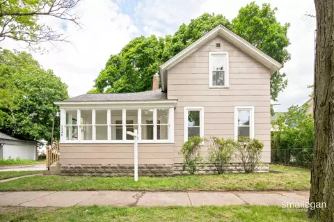 1346 5th St, Muskegon, MI 49441
