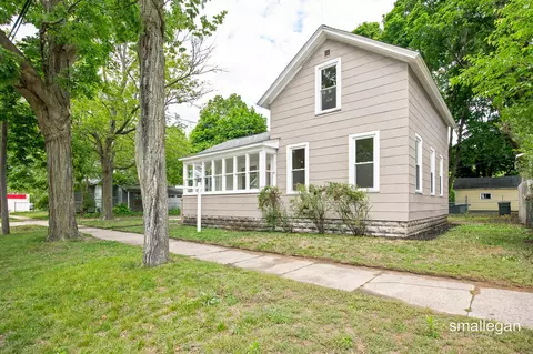 1346 5th St, Muskegon, MI 49441