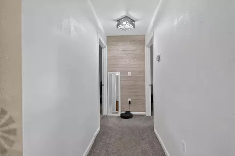 Entry Way - 4722 Root Station Rd, Jackson, MI 49201 photo 4 of 6