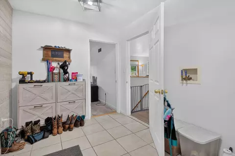 Entry Way - 4722 Root Station Rd, Jackson, MI 49201 photo 6 of 6