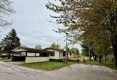 19 Elm Ct, Muskegon, MI 49445