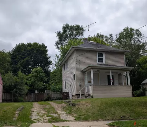 1913 Plymouth St, Jackson, MI 49203