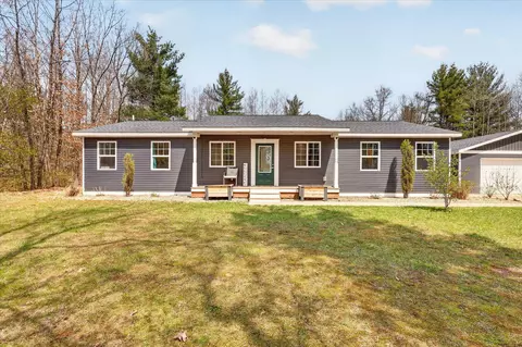 20392 Gates Rd, Howard City, MI 49329