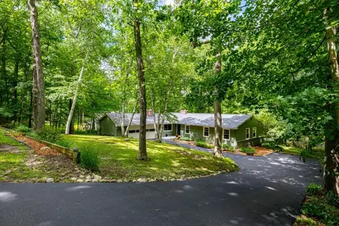 4085 E Loch Alpine Dr E, Ann Arbor, MI 48103
