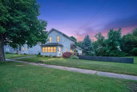 663 Oakhill Ave, Jackson, MI 49201