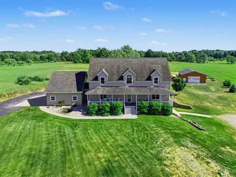 1415 First St, Scottville, MI 49454