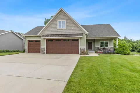 2961 Bristol Ave NW, Walker, MI 49544