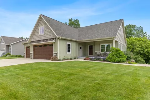 2961 Bristol Ave NW, Walker, MI 49544