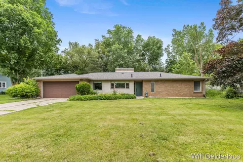 1938 Woodlawn Ave SE, Grand Rapids, MI 49506