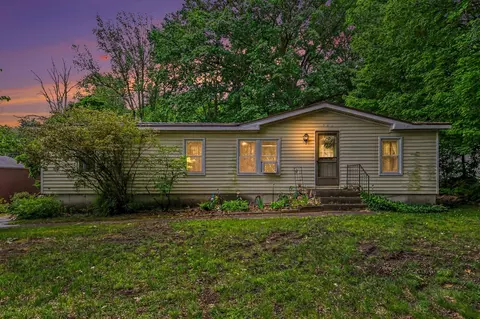 1946 142nd Ave, Dorr, MI 49323