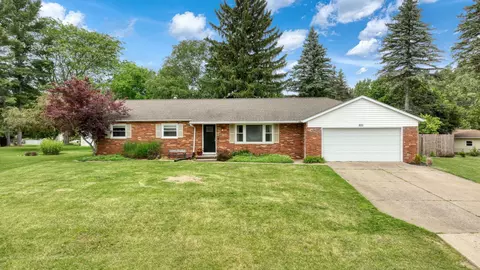 800 Hazelwood Blvd, Jackson, MI 49203
