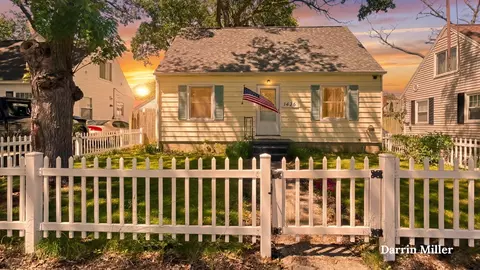 1426 Montague Ave, Muskegon, MI 49441