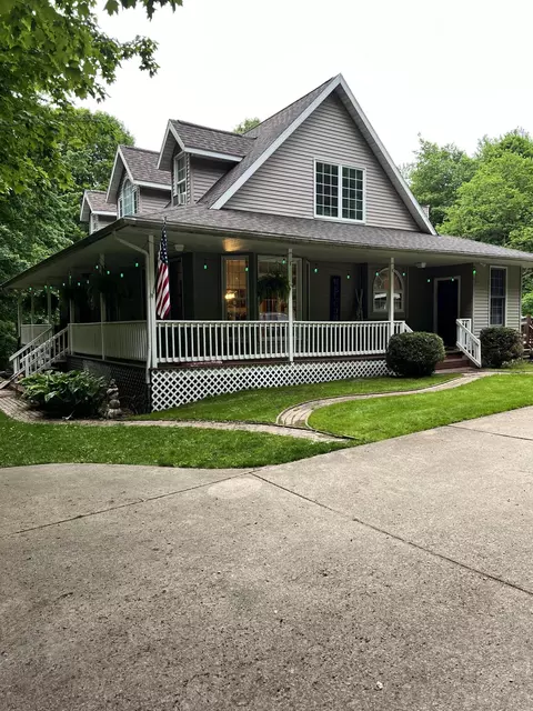 71625 26th St, Lawton, MI 49065
