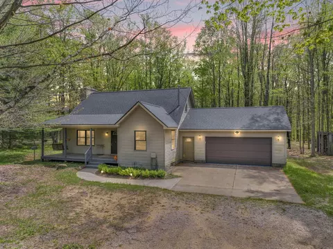 2560 S 25 Rd, Boon, MI 49618