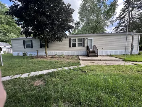 3551 Nash Dr, Jackson, MI 49201