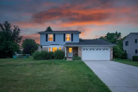 1221 Harwood Cir, Saline, MI 48176