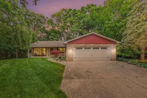7772 Hidden Ridge Ct, Hudsonville, MI 49426