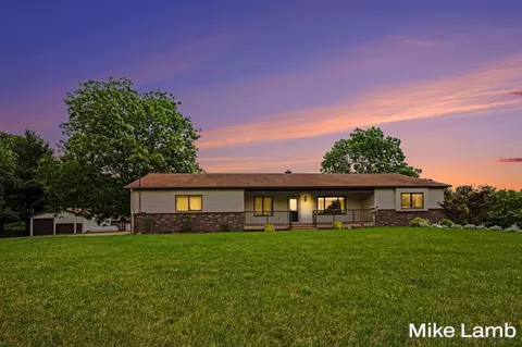 3685 20th St, Dorr, MI 49323