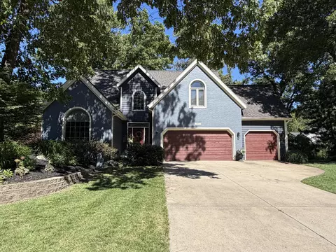 594 Springwood Dr, Kalamazoo, MI 49009