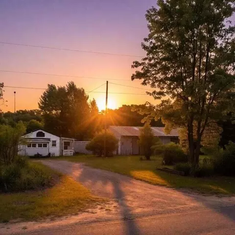 9640 S Thornapple Ave, Newaygo, MI 49337